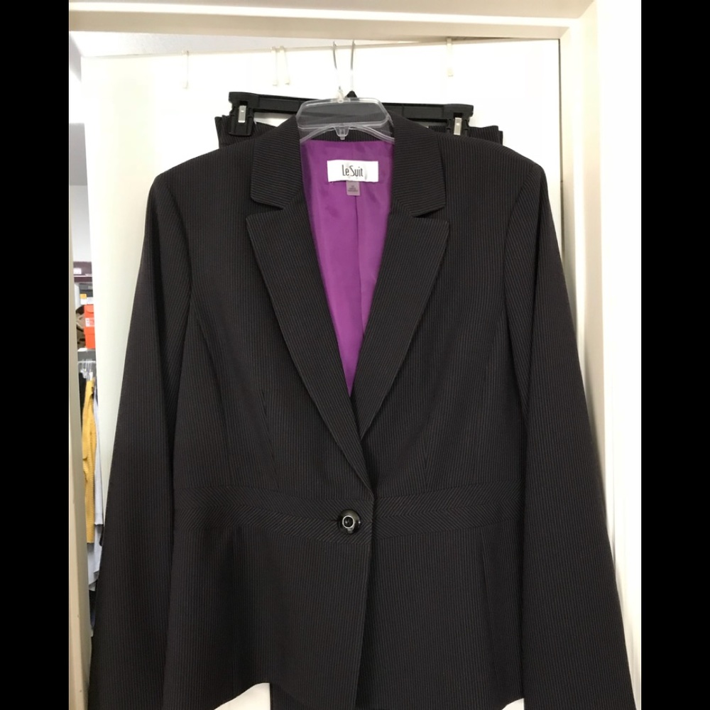Beautiful Le Suit Pantsuit.